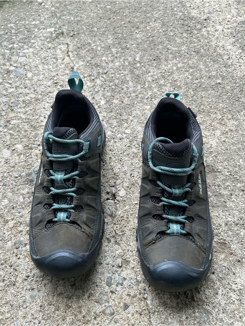 KEEN Women's Waterproof Hiking Shoes in Dark Gray Sz 9